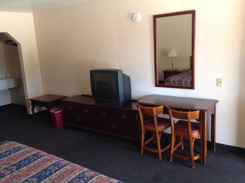 Budget Inn Jasper Room photo
